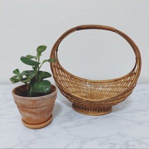 Vtg Wicker/Rattan Basket Decor